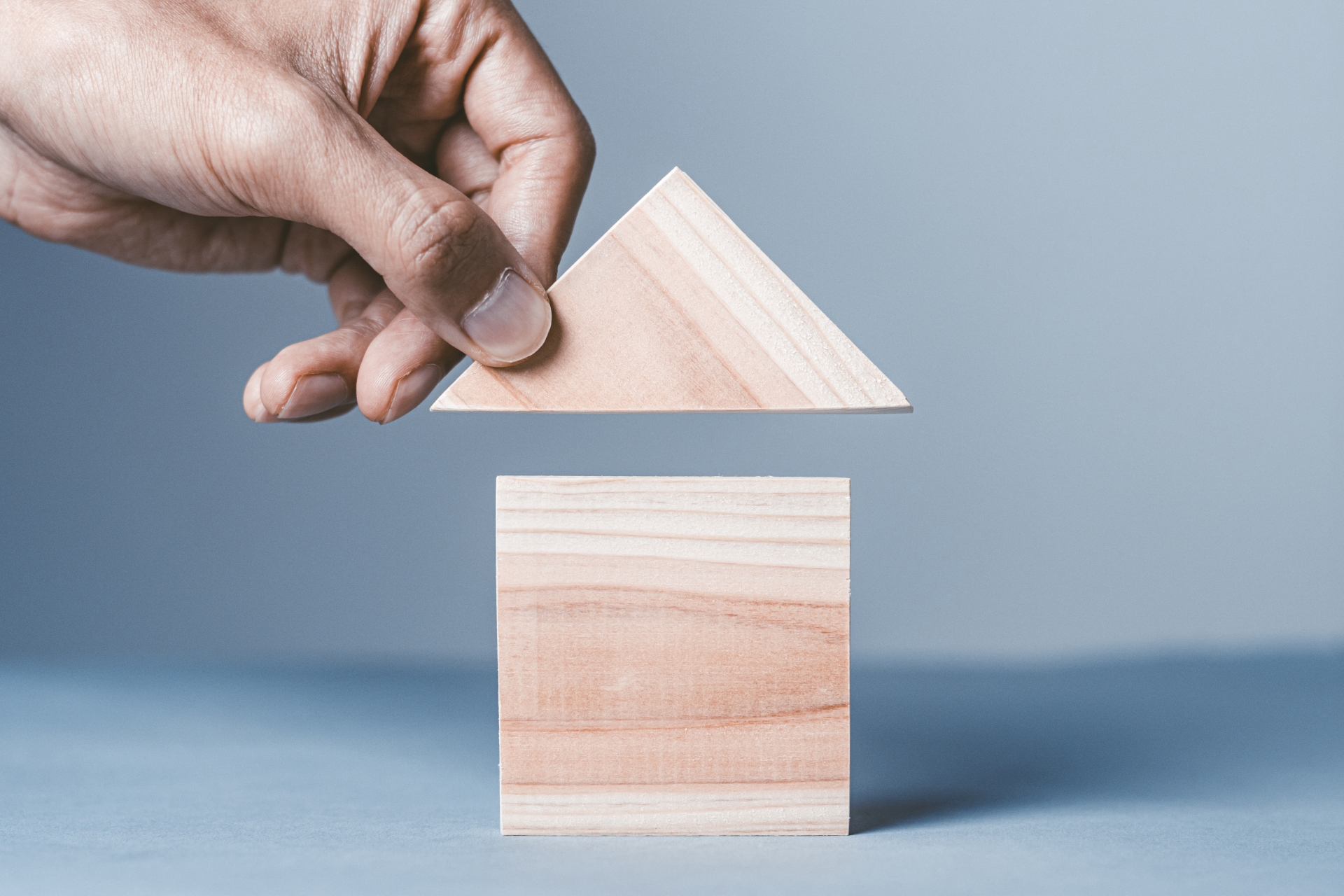 屋根リフォームの費用相場は？3つの工法と失敗しない業者の選び方を徹底解説