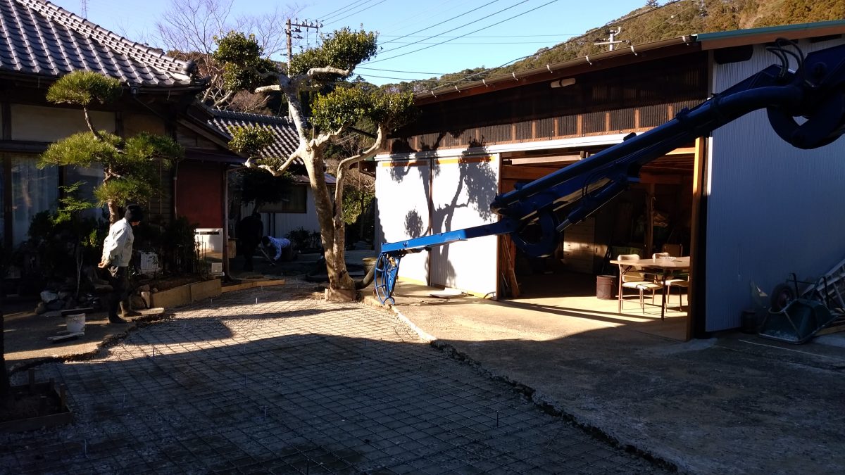 W様邸倉庫解体修繕伐採駐車場コンクリート工事（鴨川市小湊）